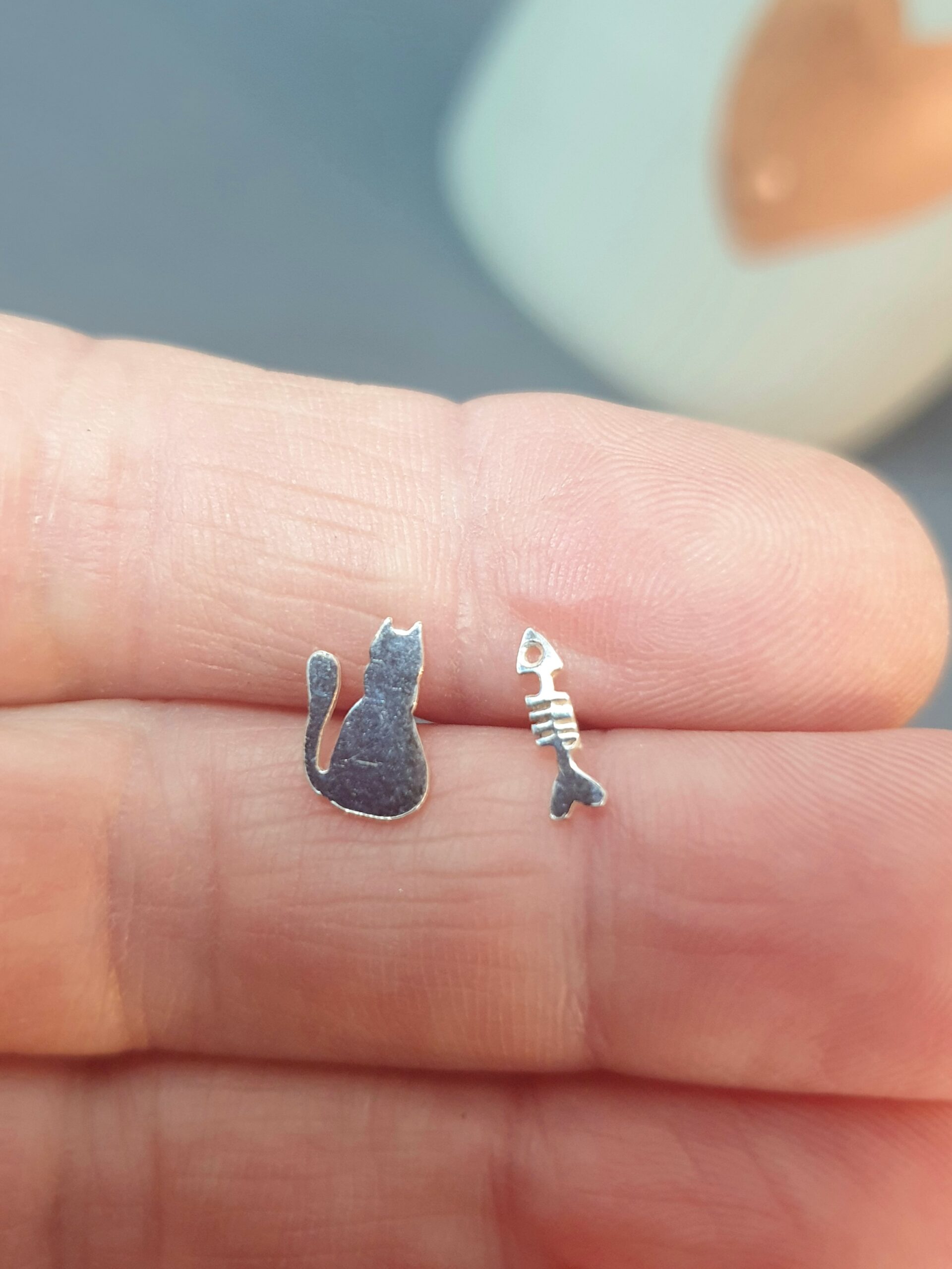 Silver Cat & Fish Studs - Image 5