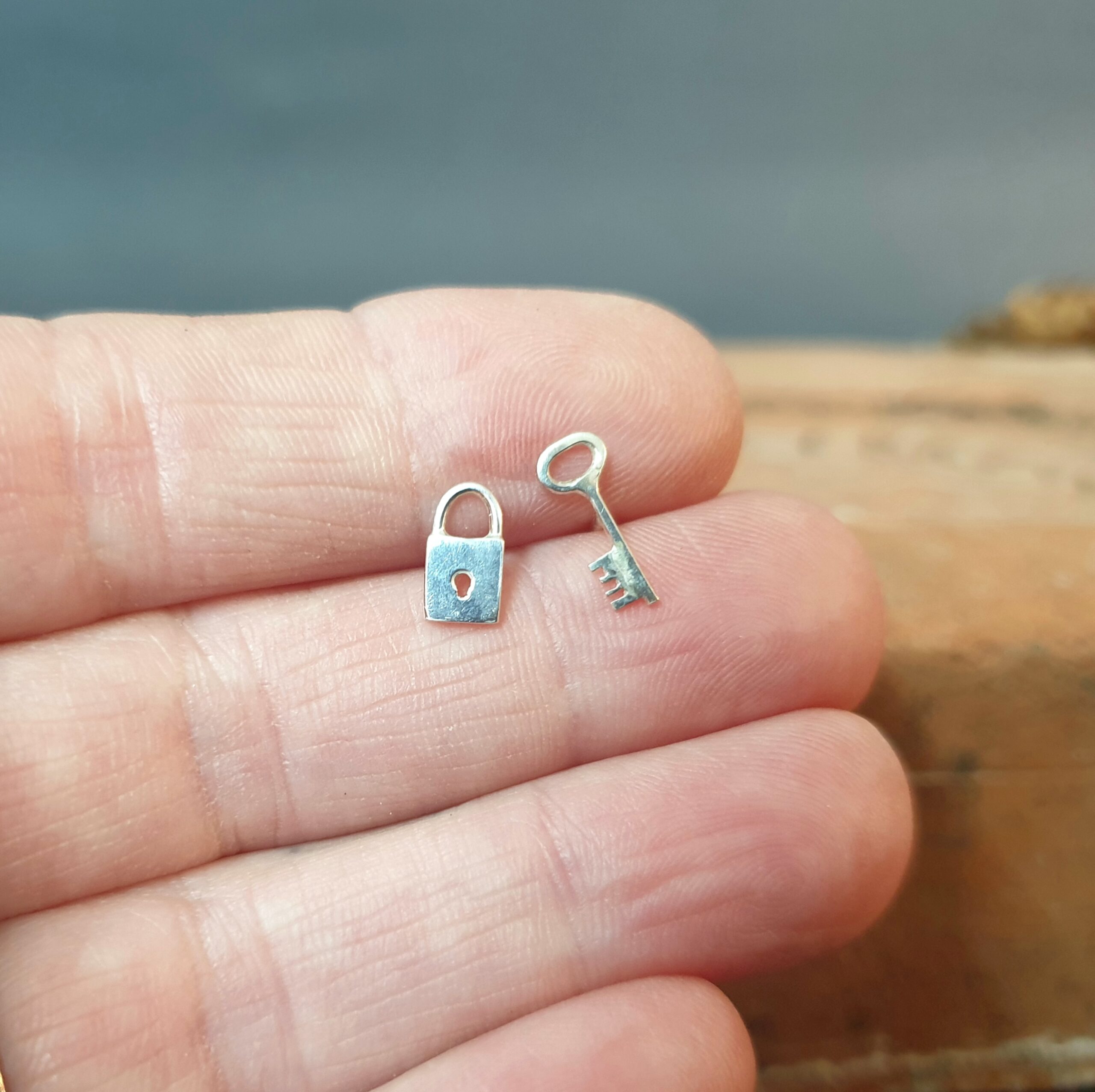 Padlock & Key Studs - Image 4