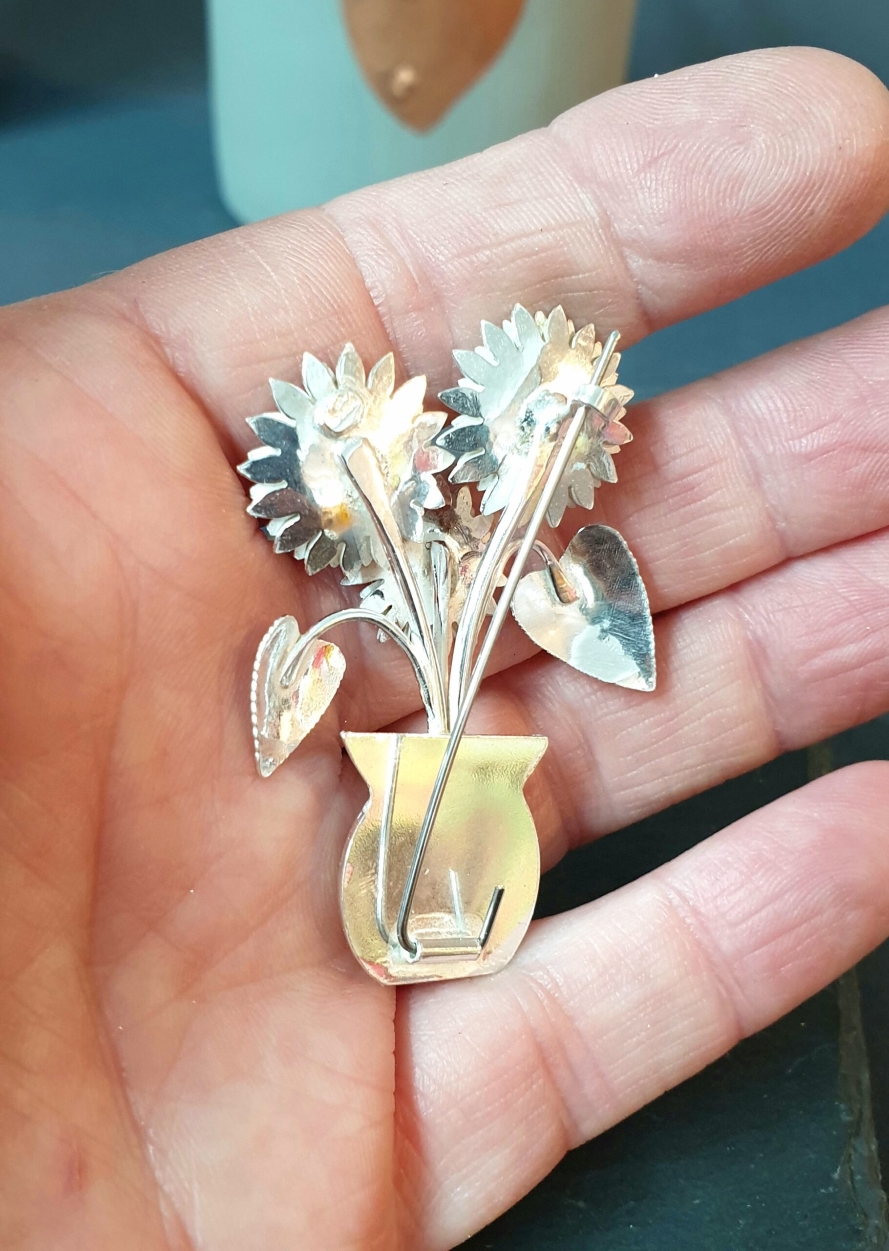 Silver Sunflower Brooch - Image 4
