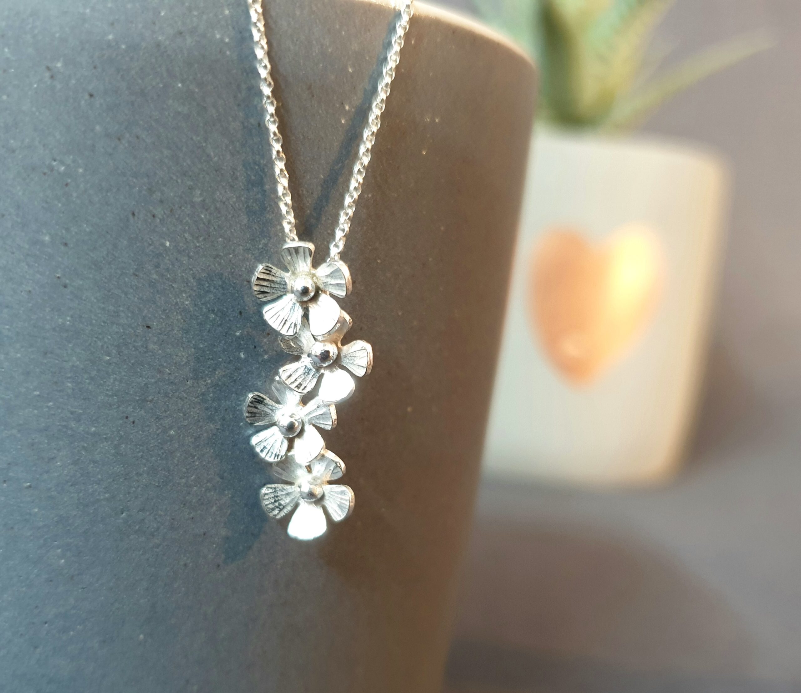 Floral Daisy Necklace - Image 2