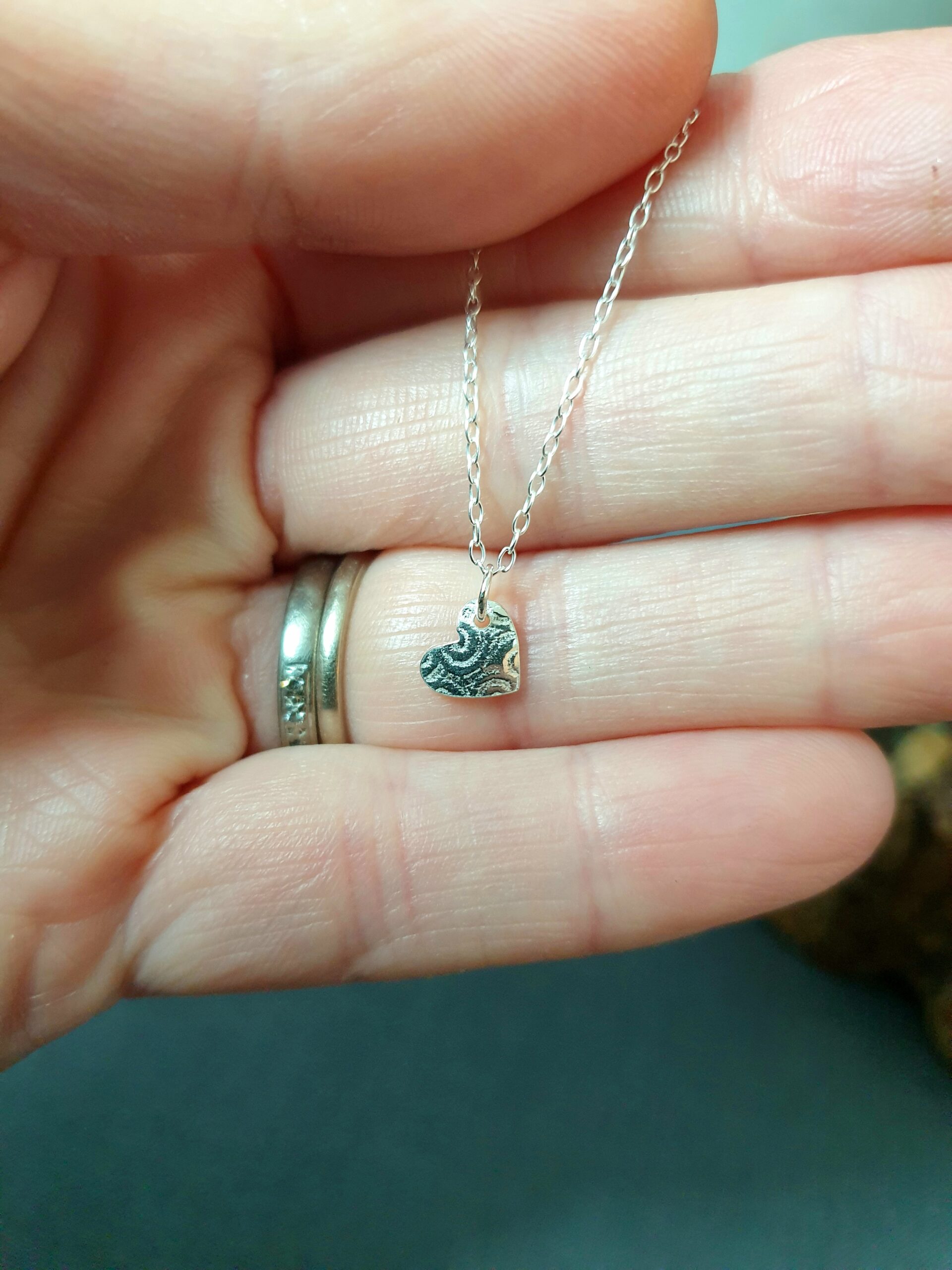 Friendship Love Tiny Silver Heart Necklace - Image 4